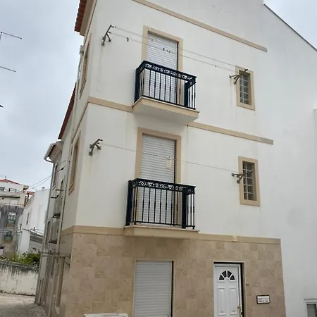 Casa Predio Triplex - Faneca Casa de Férias Nazaré